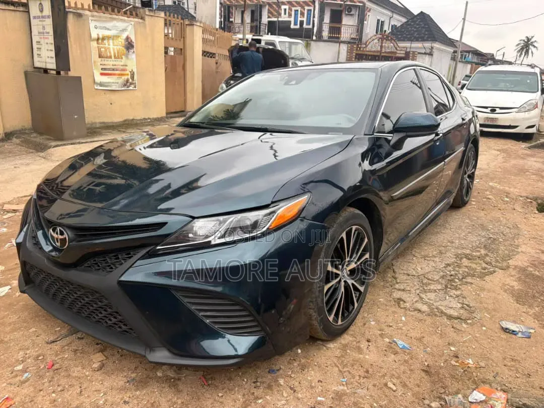 Toyota Camry SE FWD 2020 Green