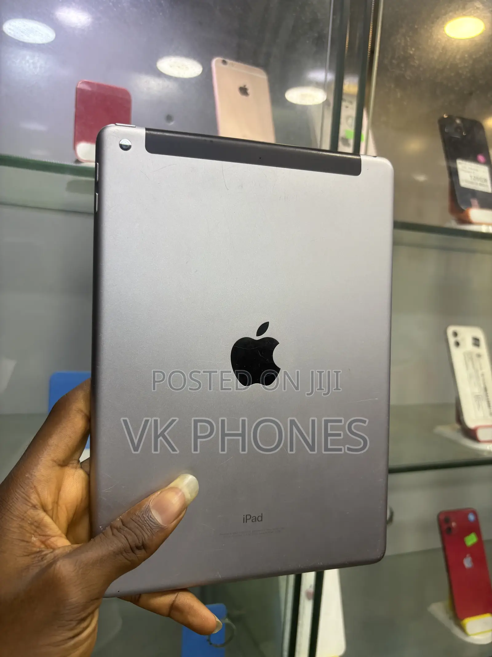 Apple iPad 9.7 32 GB Gray