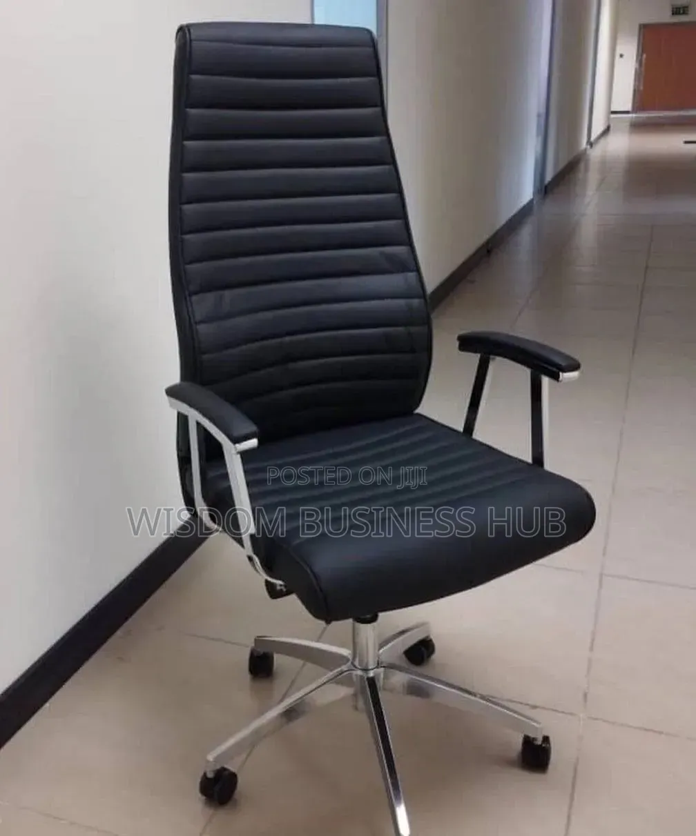 High Back Executive Office Chair With Padded Arm
