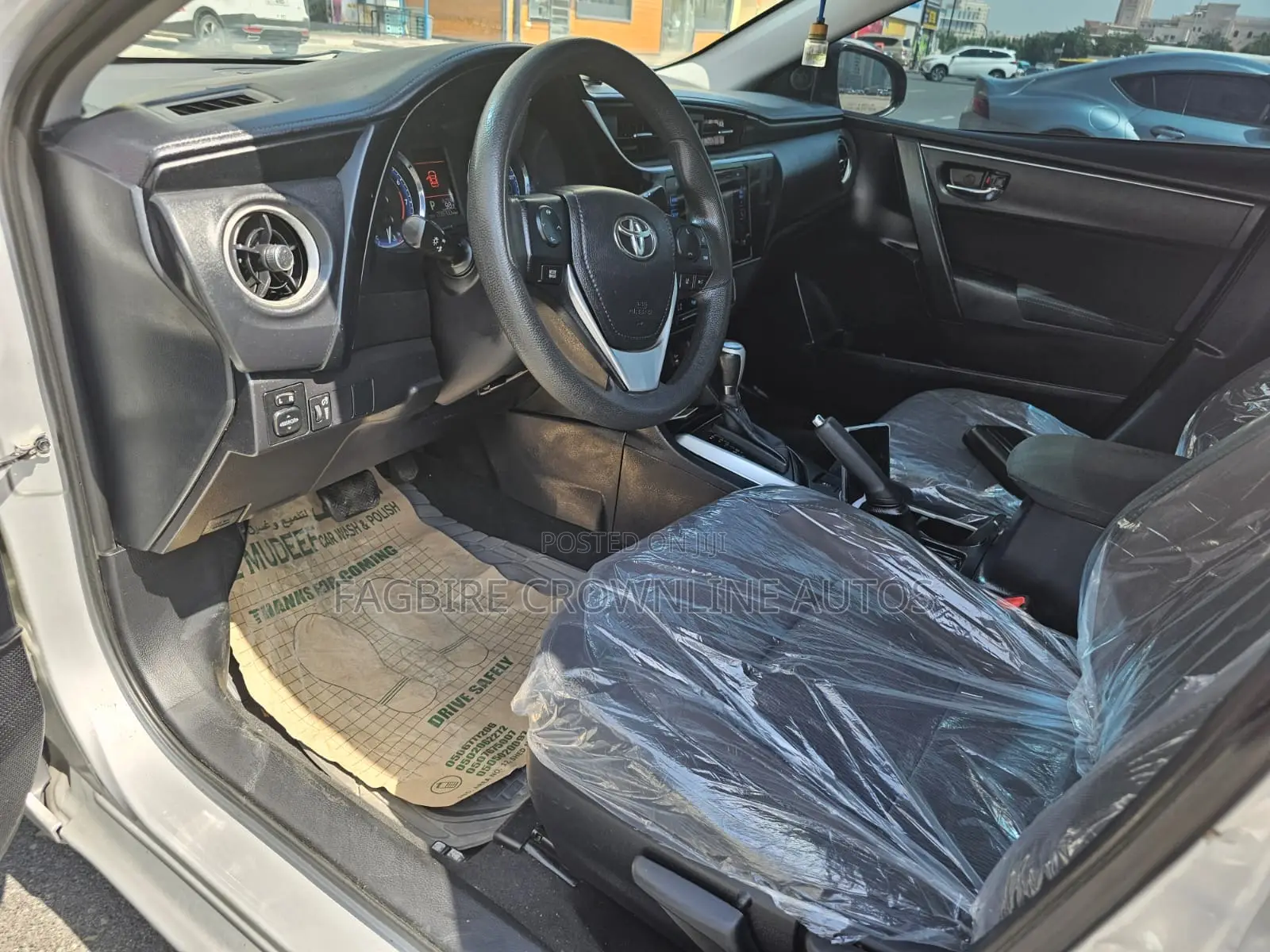 Toyota Corolla LE Eco (1.8L 4cyl 2A) 2018 Silver