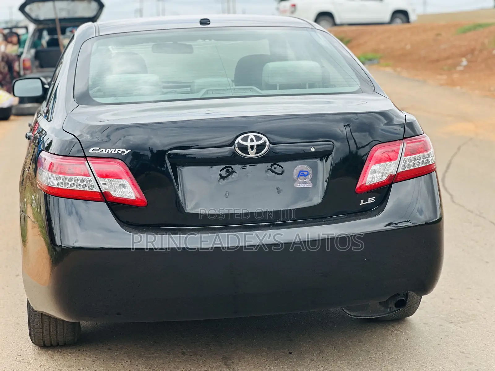 Toyota Camry LE 4dr Sedan (2.5L 4cyl 6A) 2011 Gray