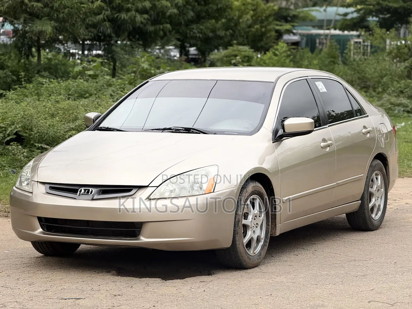 Honda Accord 2005 Gold