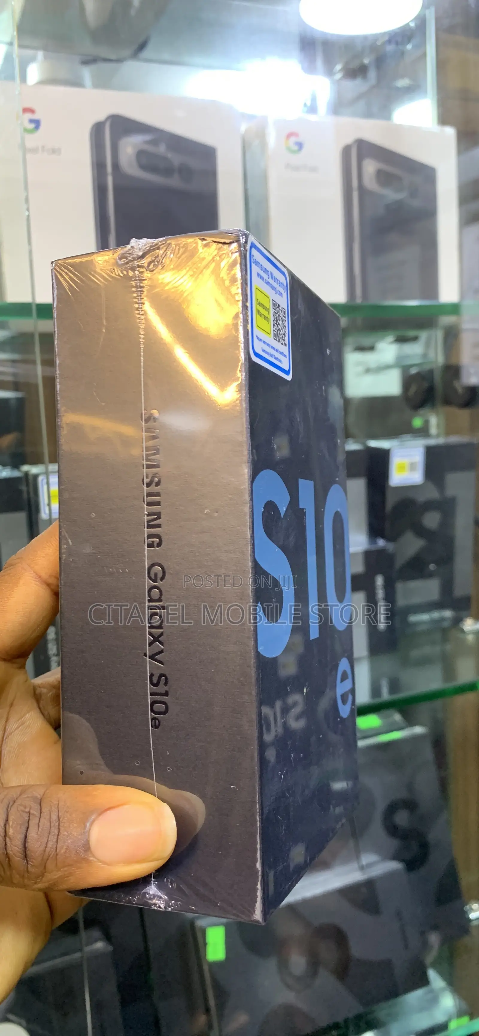 New Samsung Galaxy S10e 128 GB Blue