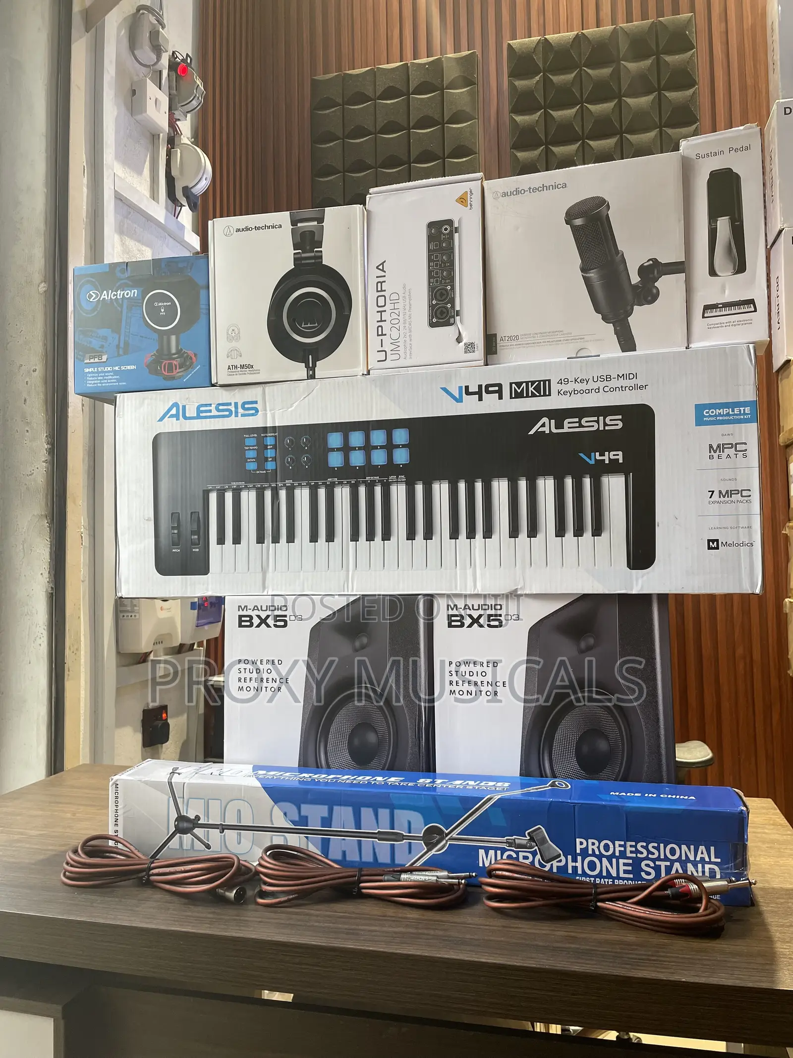 BX5D3 Studio Monitor. Complete Studio Bundle Package