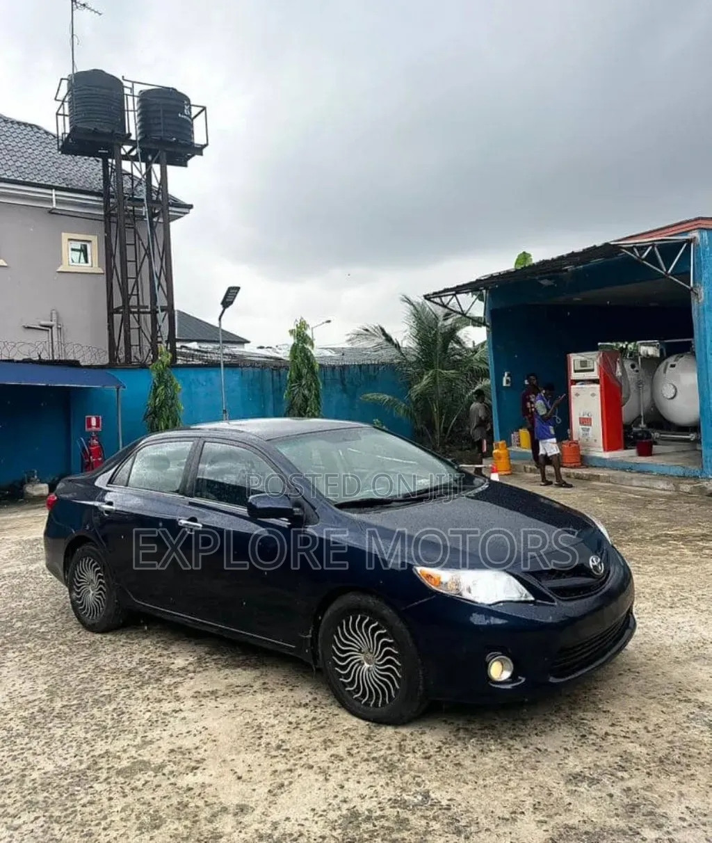 Toyota Corolla 2011 Blue