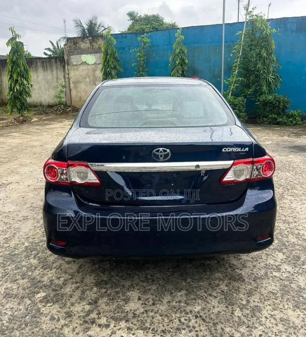 Toyota Corolla 2011 Blue
