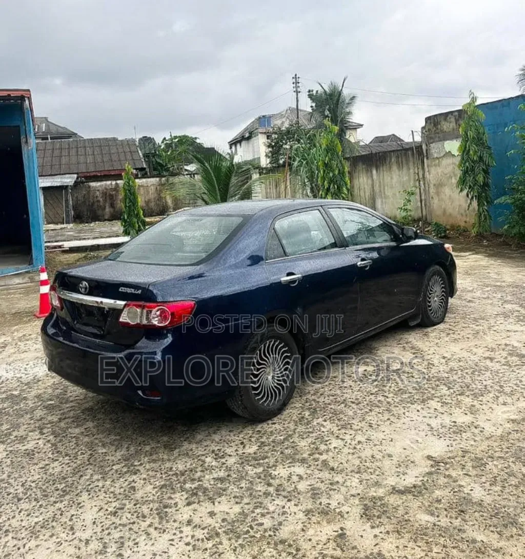 Toyota Corolla 2011 Blue