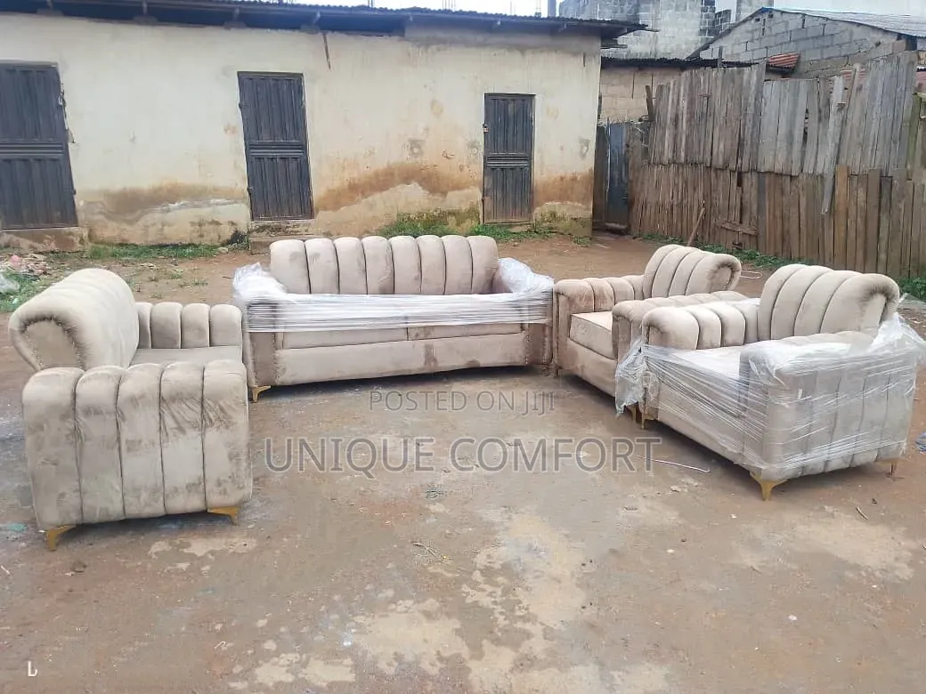 Brand New Top Quality 7 Seaters Luxury Sofa Set (3,2,1,1) Seaters