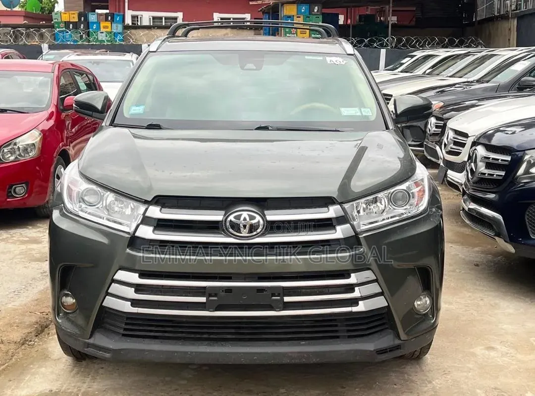 Toyota Highlander XLE 2019 Gray