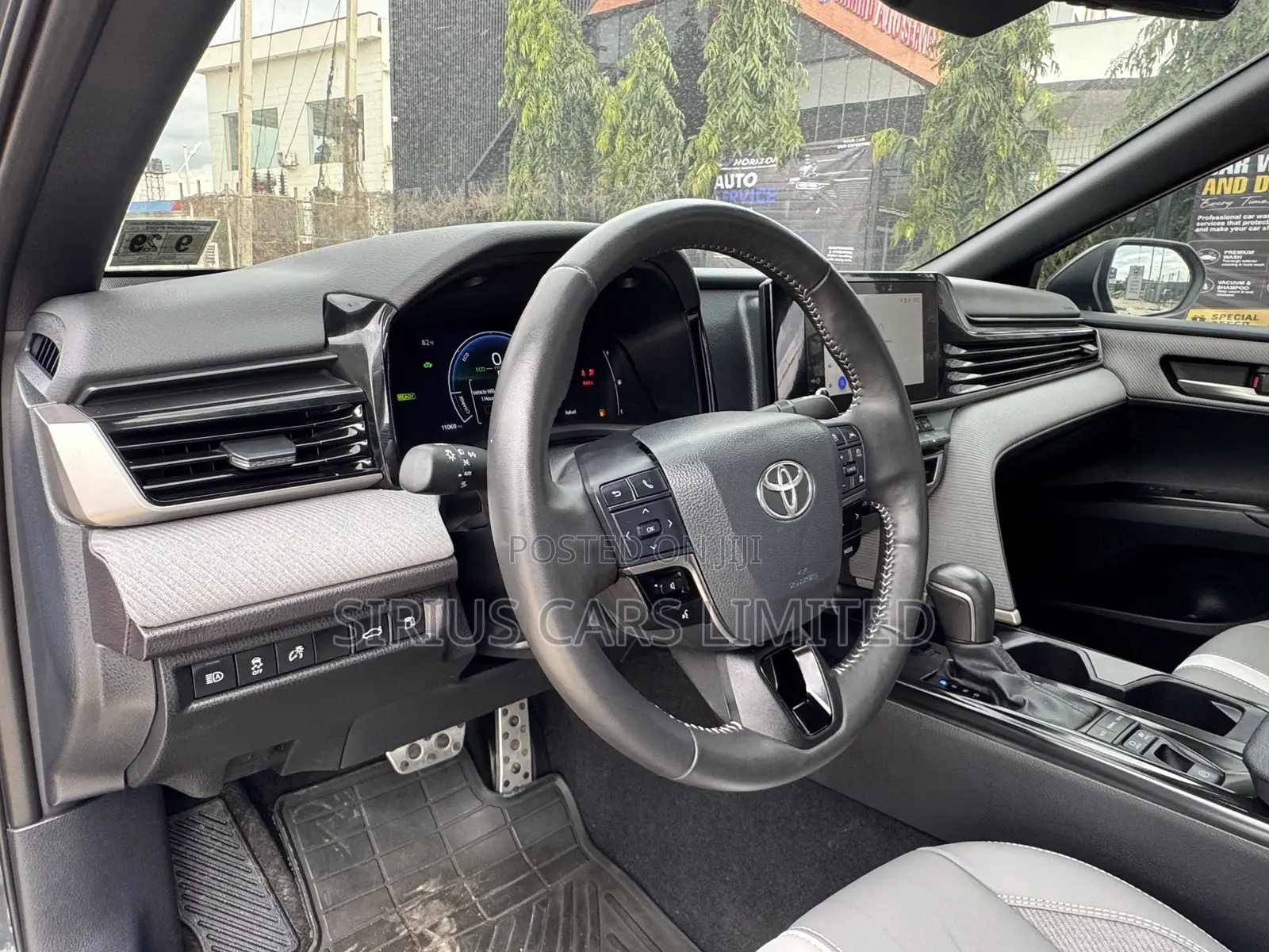 Toyota Camry SE 2025 Gray