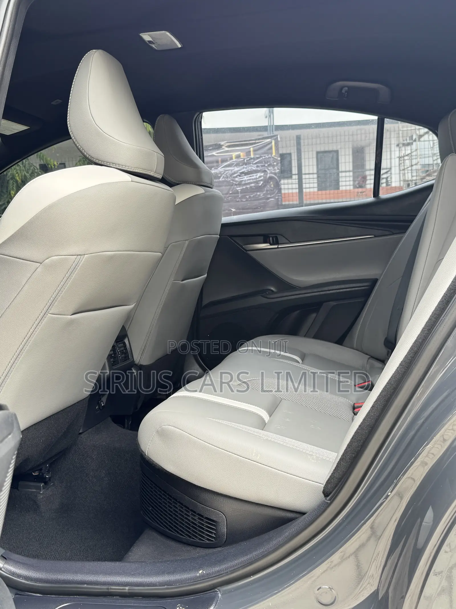 Toyota Camry SE 2025 Gray