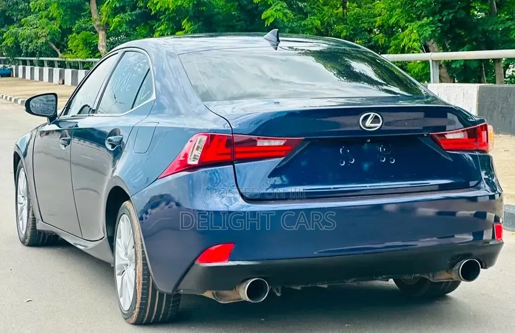 Lexus IS 250 4WD 2014 Blue
