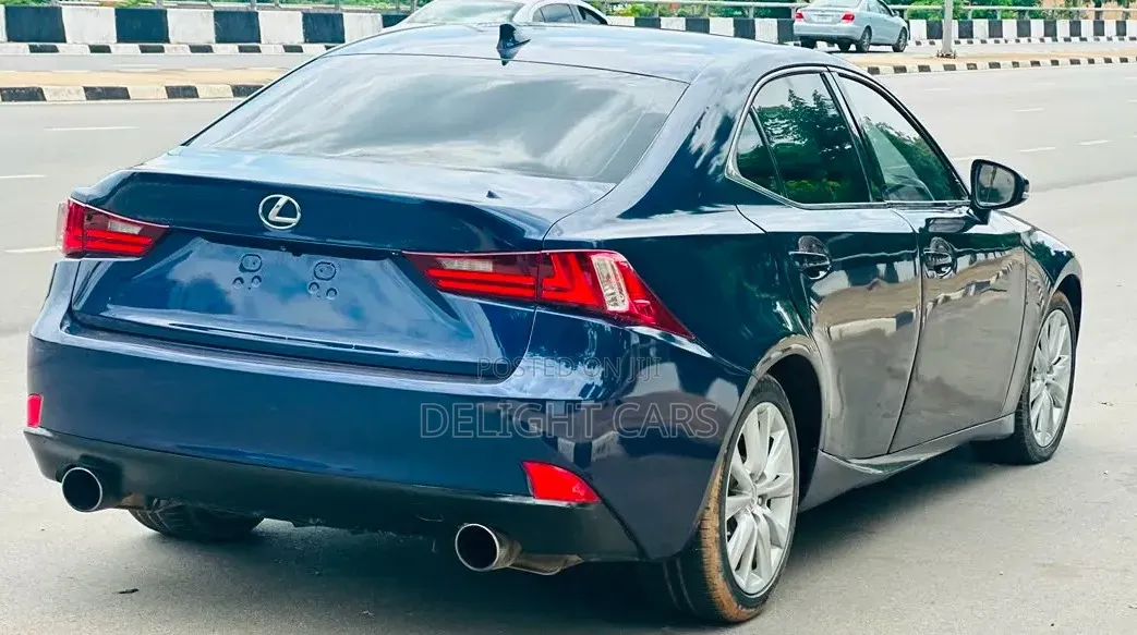 Lexus IS 250 4WD 2014 Blue