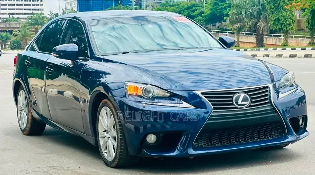 Lexus IS 250 4WD 2014 Blue