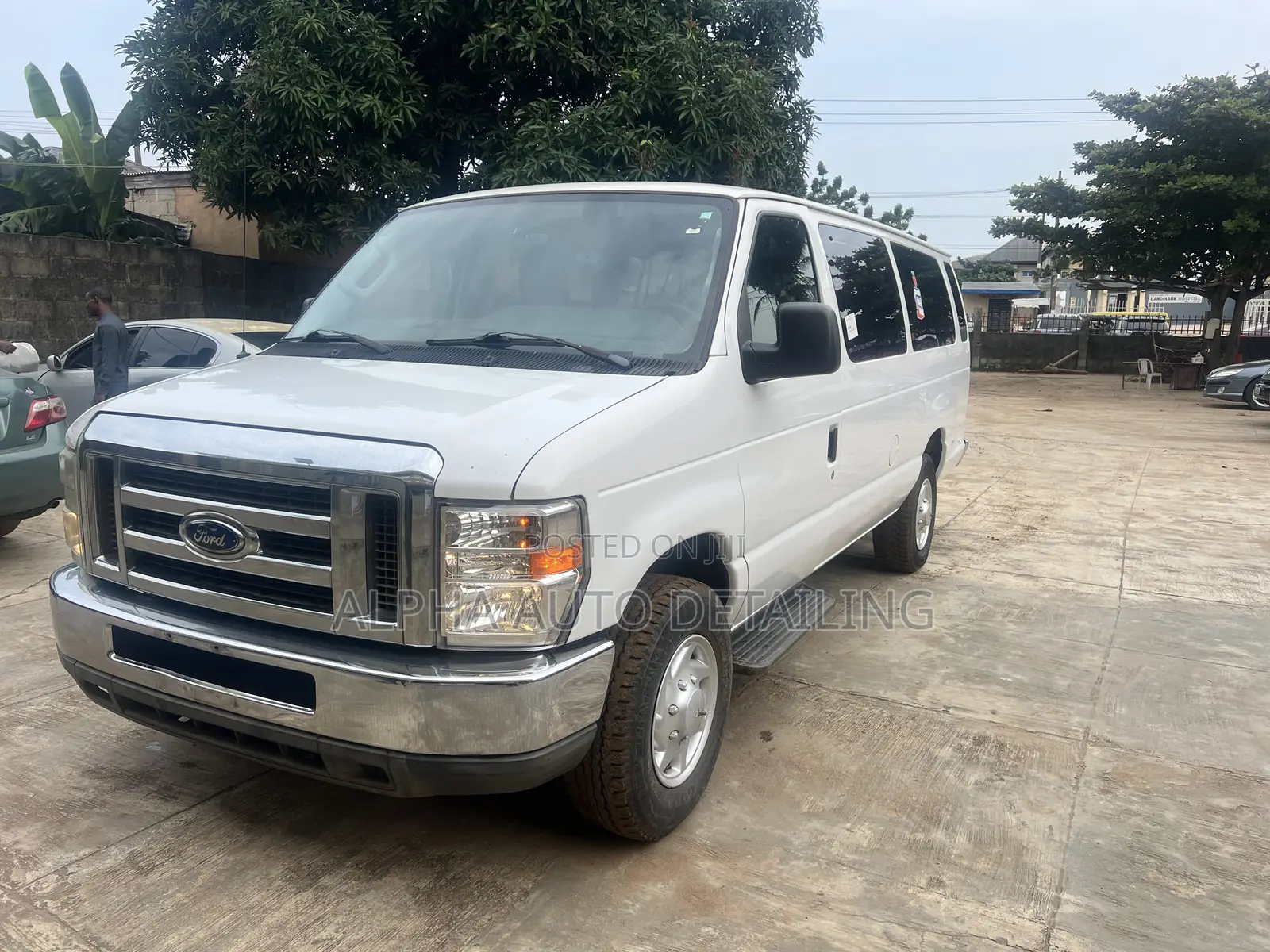 Ford E-350 2011 White