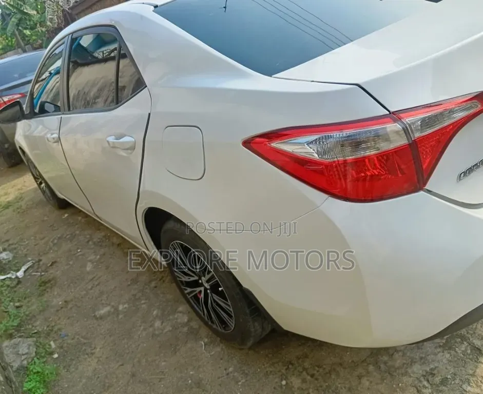 Toyota Corolla 2015 White