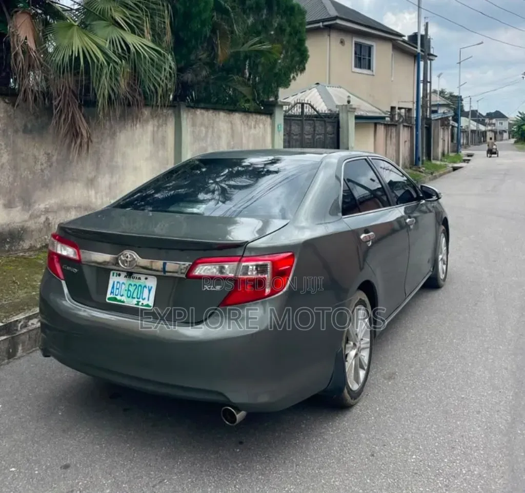 Toyota Camry 2014 Gray