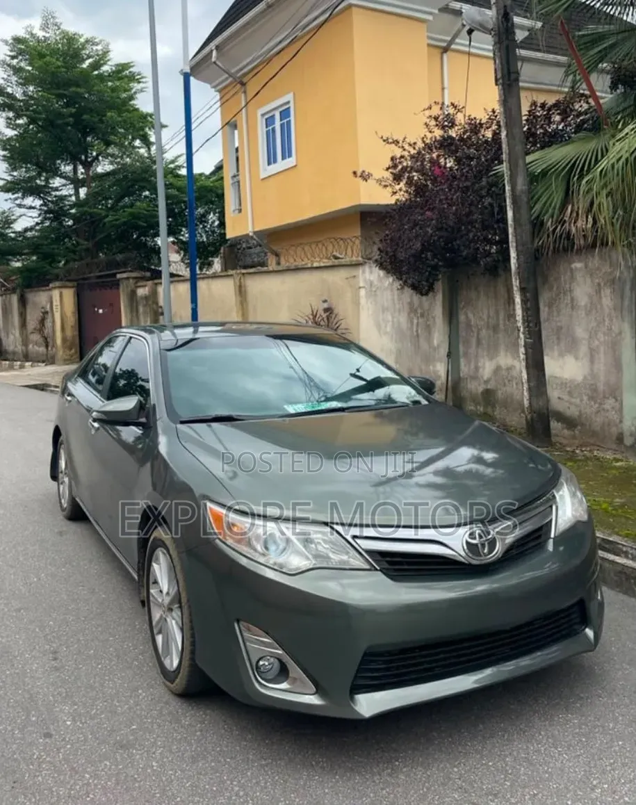 Toyota Camry 2014 Gray
