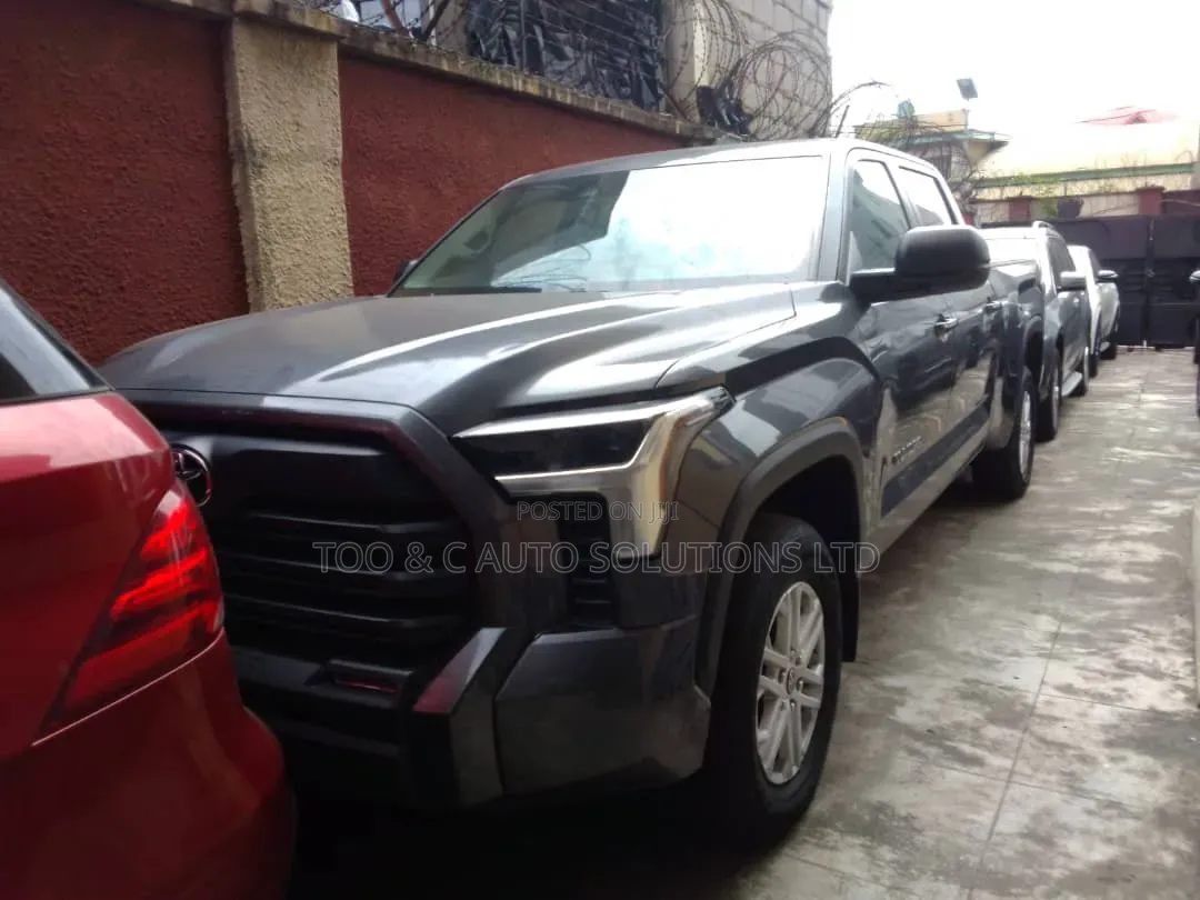Toyota Tundra 2024 Silver