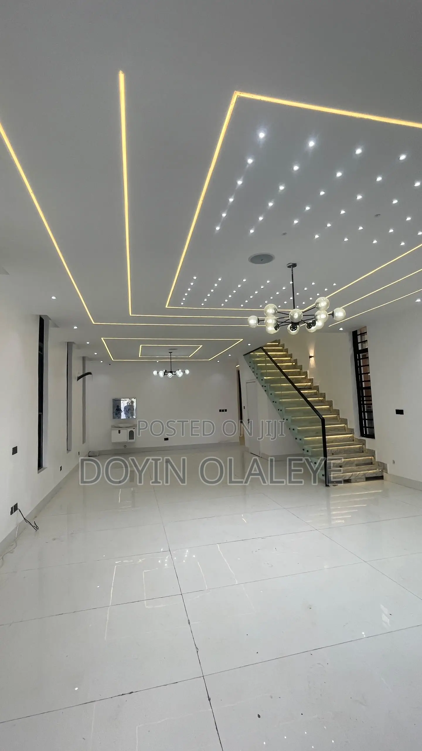 5bdrm Duplex in Ikota for sale