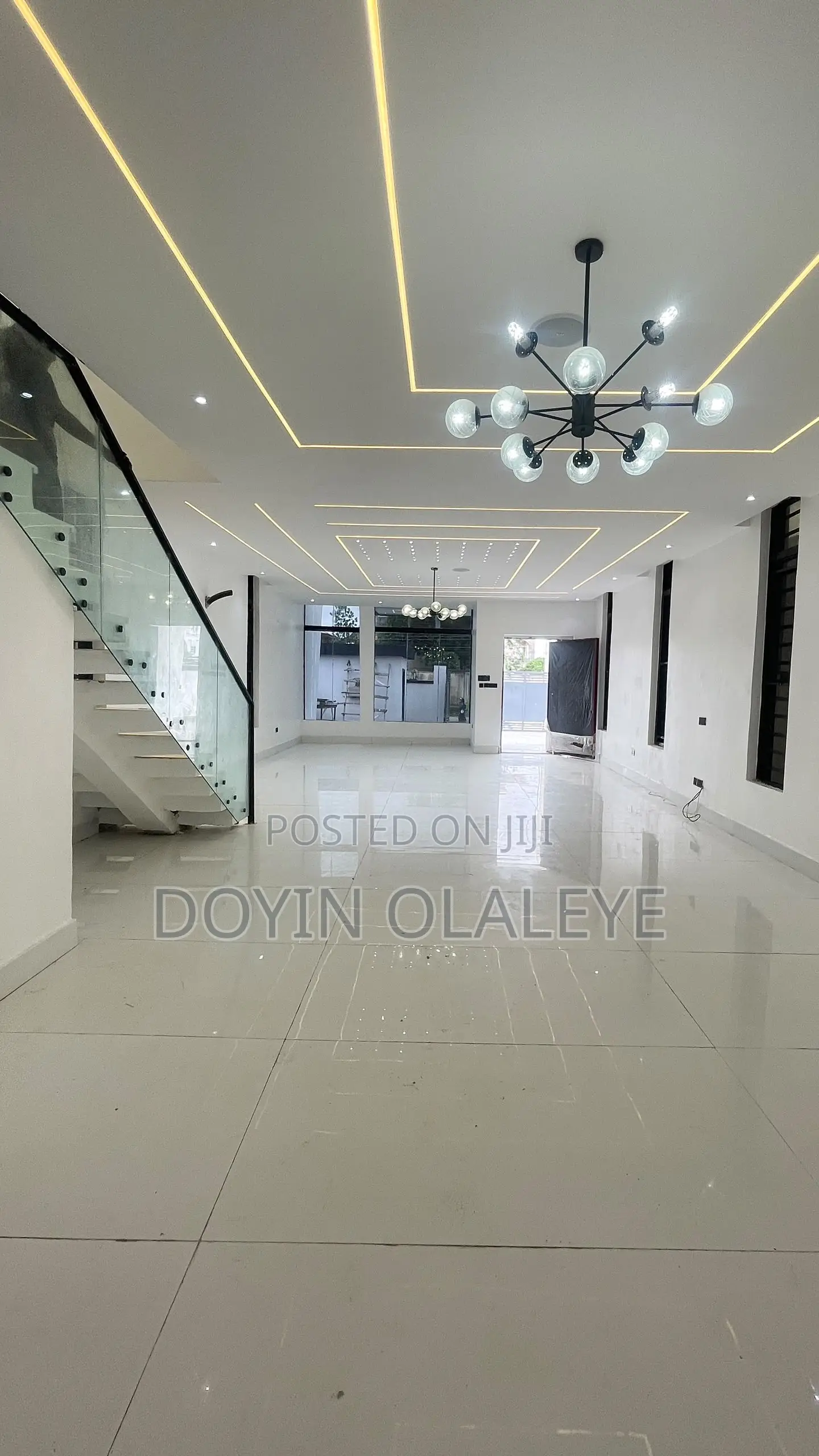 5bdrm Duplex in Ikota for sale