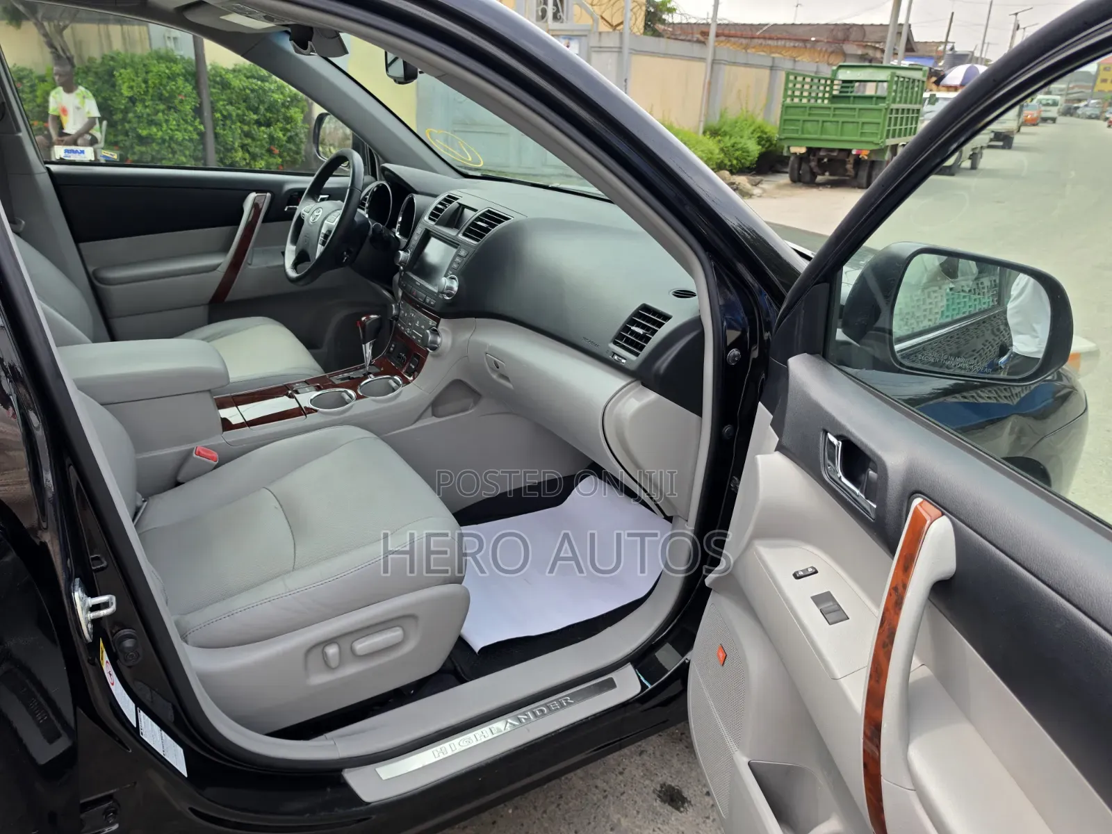 Toyota Highlander Limited 3.5l 4WD 2013 Black
