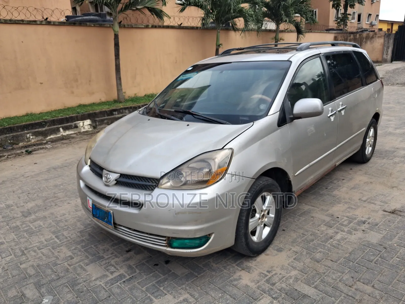 Toyota Sienna 2005 Silver