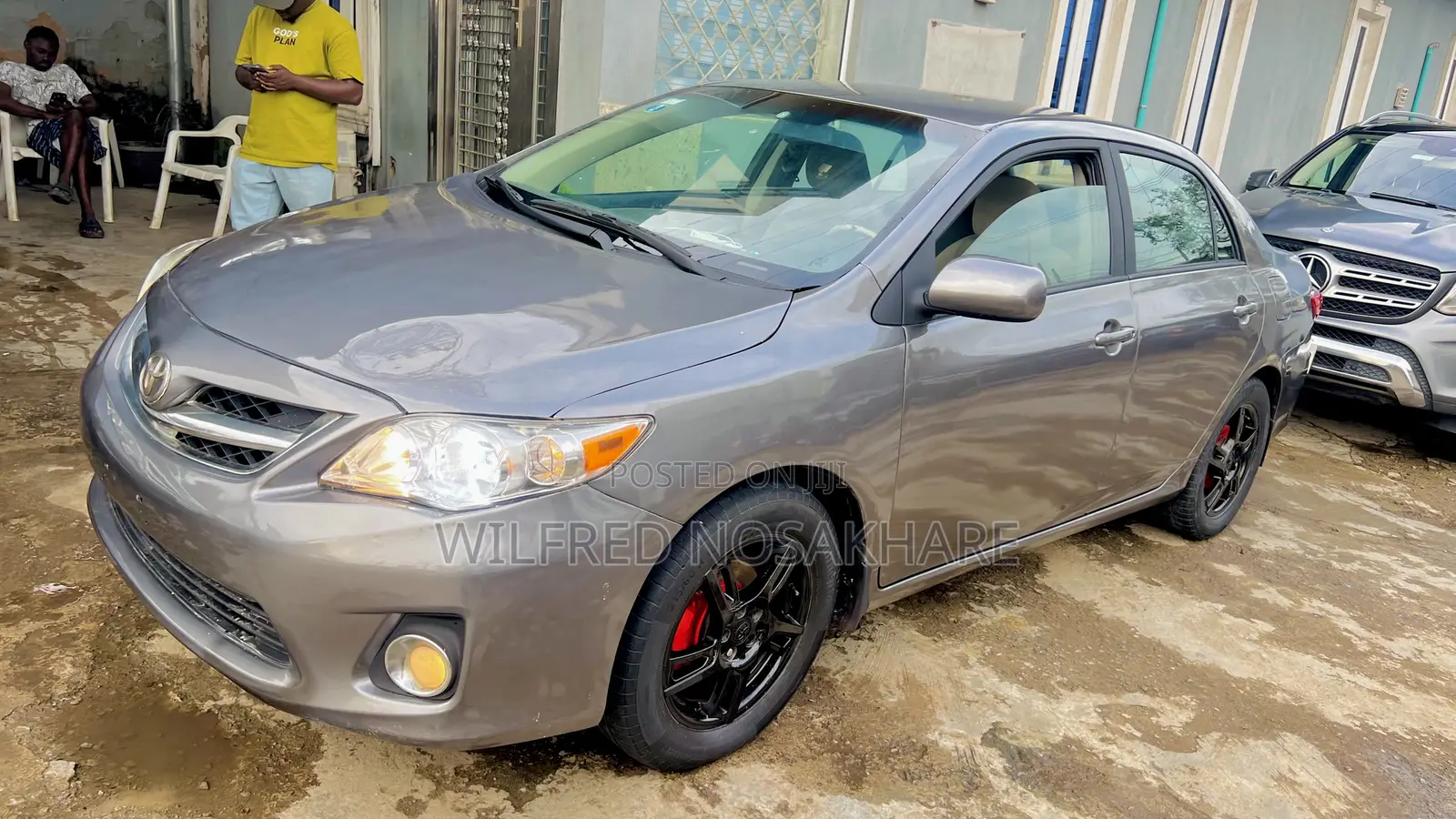 Toyota Corolla LE 4dr Sedan (1.8L 4cyl 4A) 2013 Gray