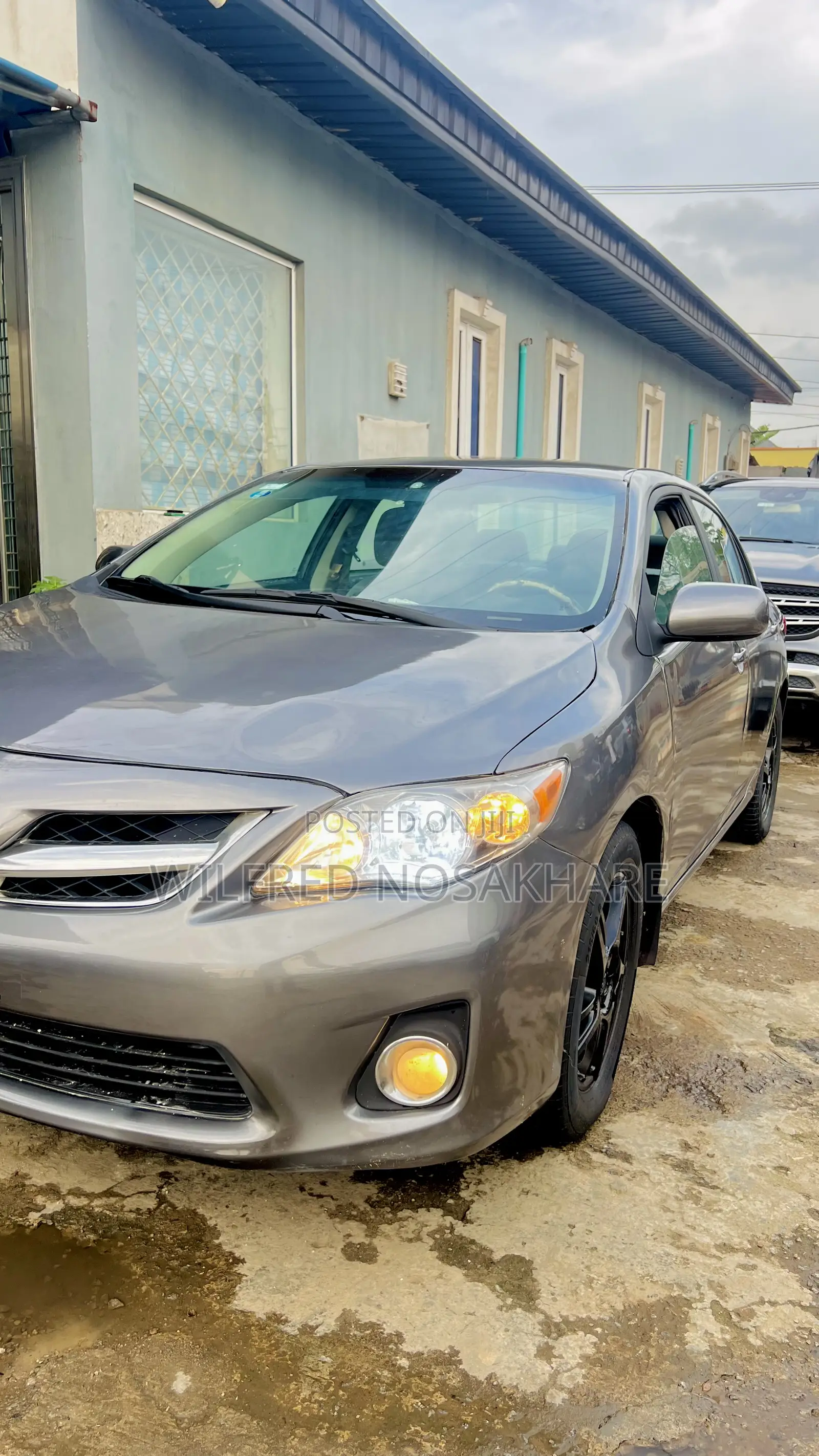 Toyota Corolla LE 4dr Sedan (1.8L 4cyl 4A) 2013 Gray