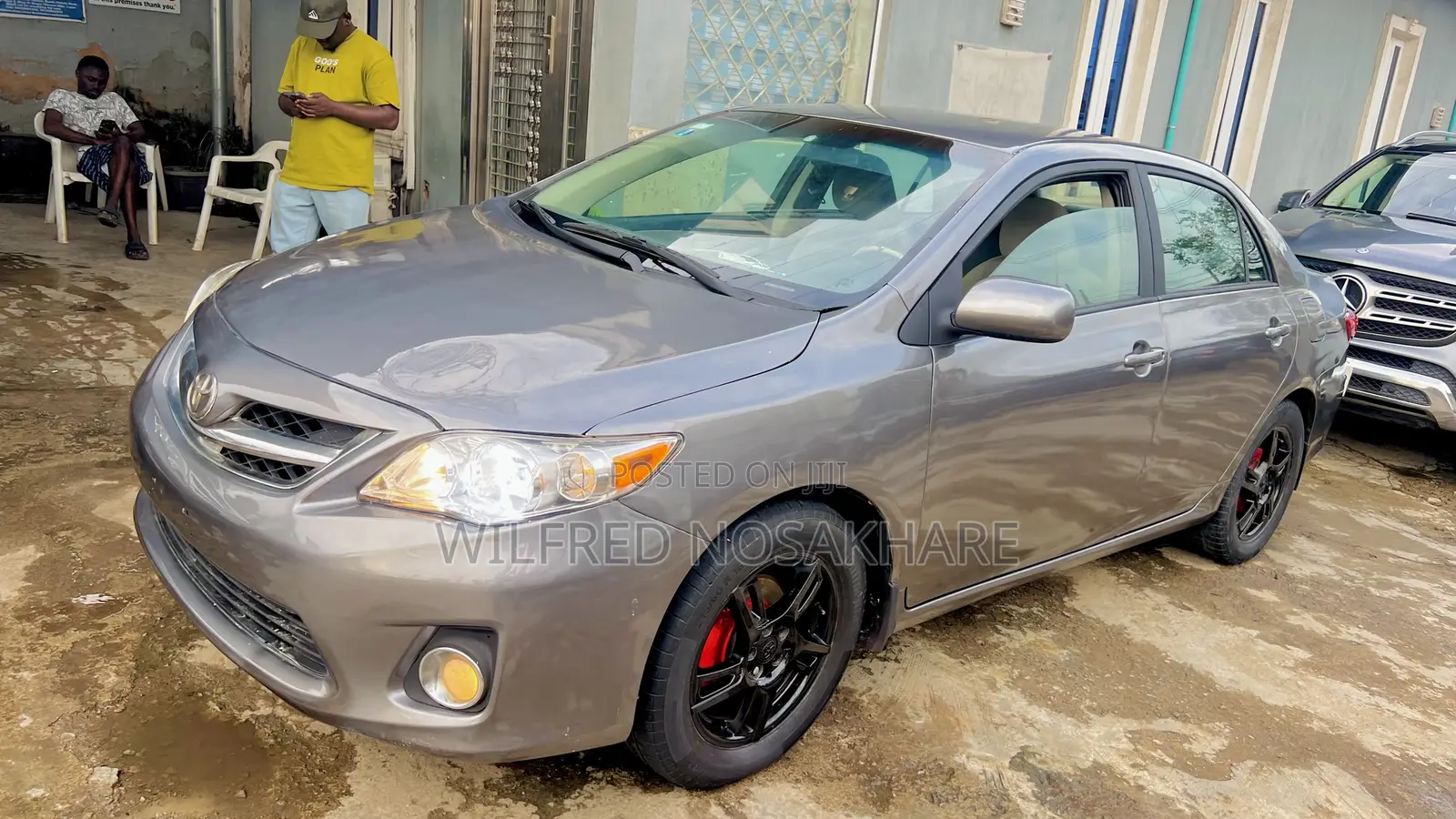Toyota Corolla LE 4dr Sedan (1.8L 4cyl 4A) 2013 Gray