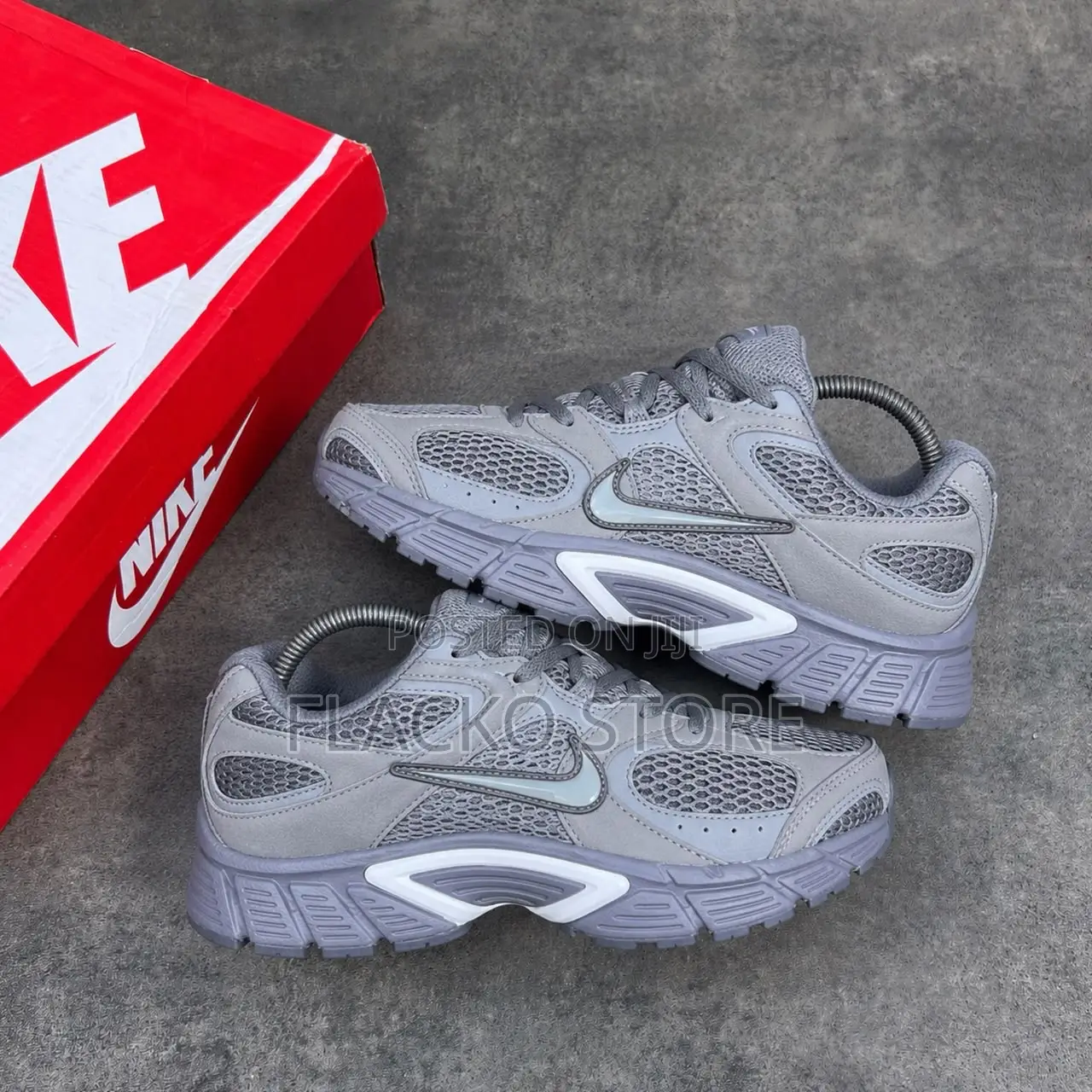 Original Nike V5 Runner Sneakers
