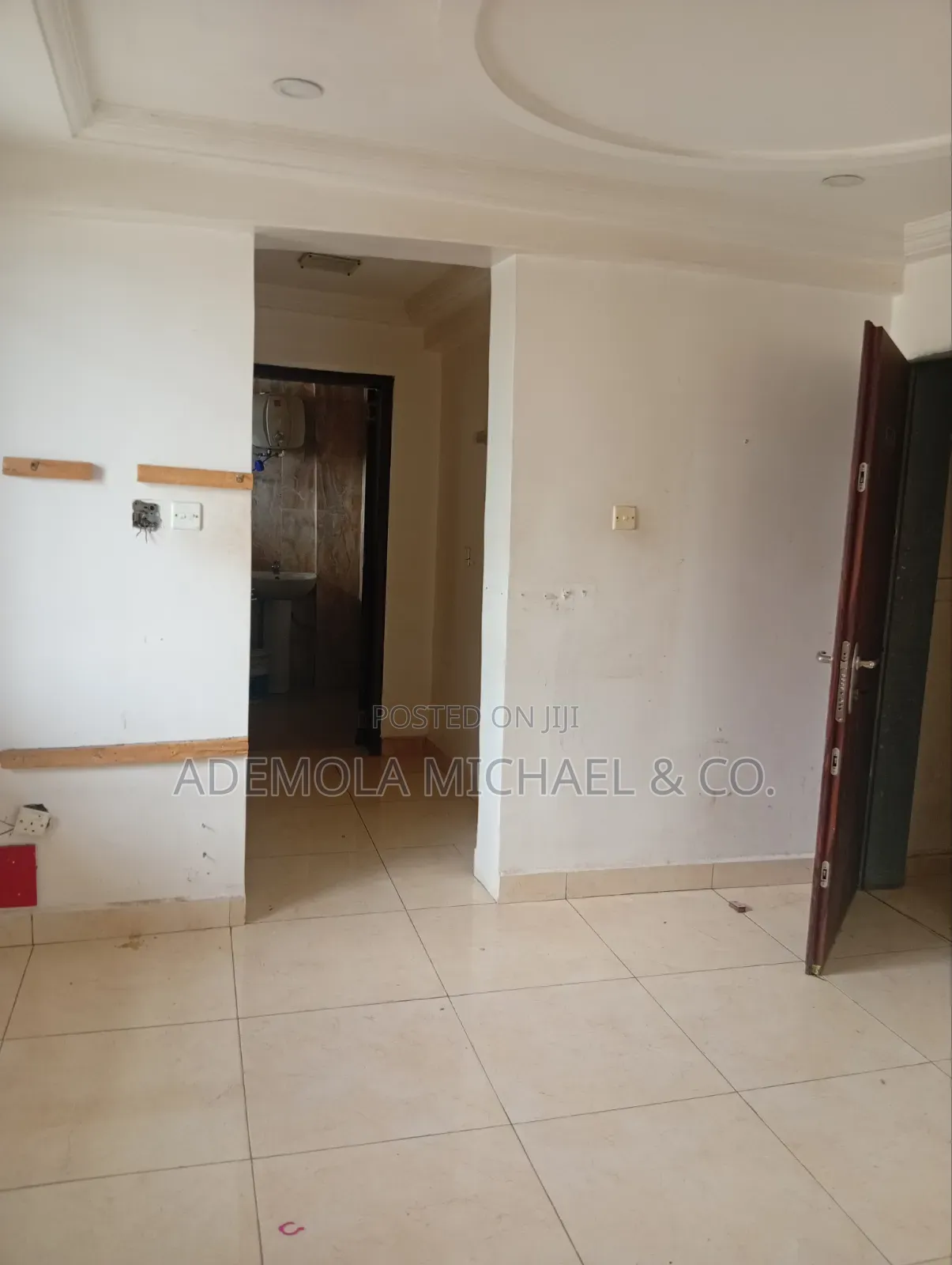 7bdrm Duplex in British Village, Wuse 2 for sale