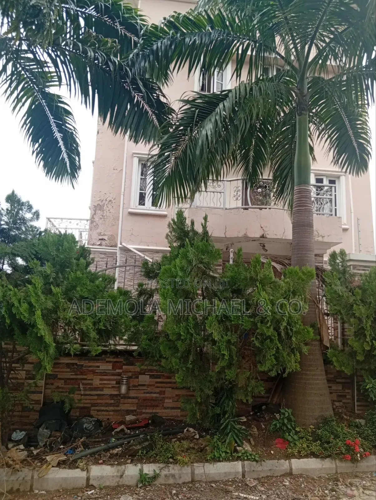 7bdrm Duplex in British Village, Wuse 2 for sale