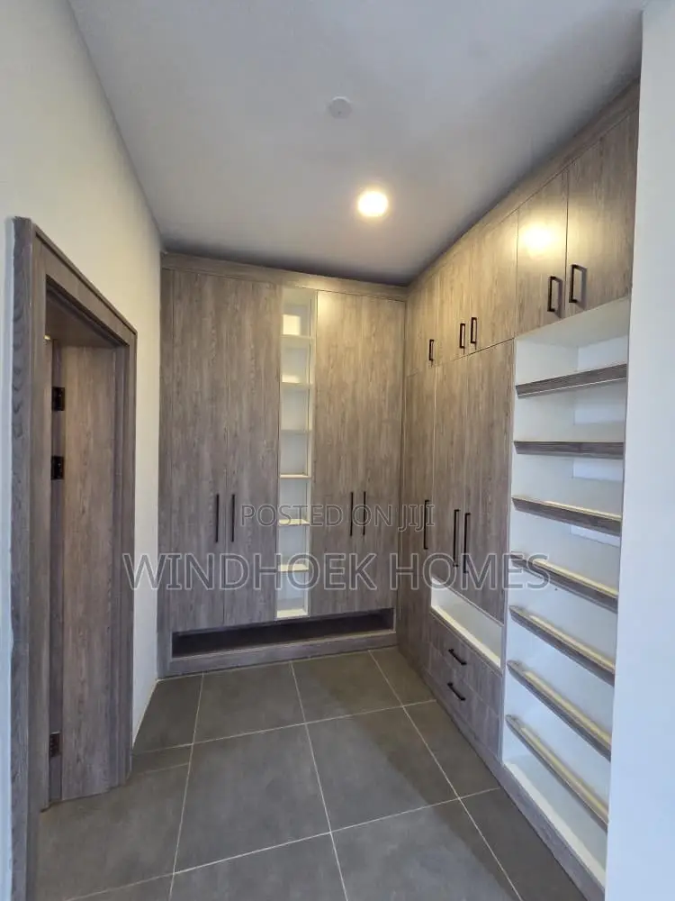 5bdrm Duplex in Dawaki for rent