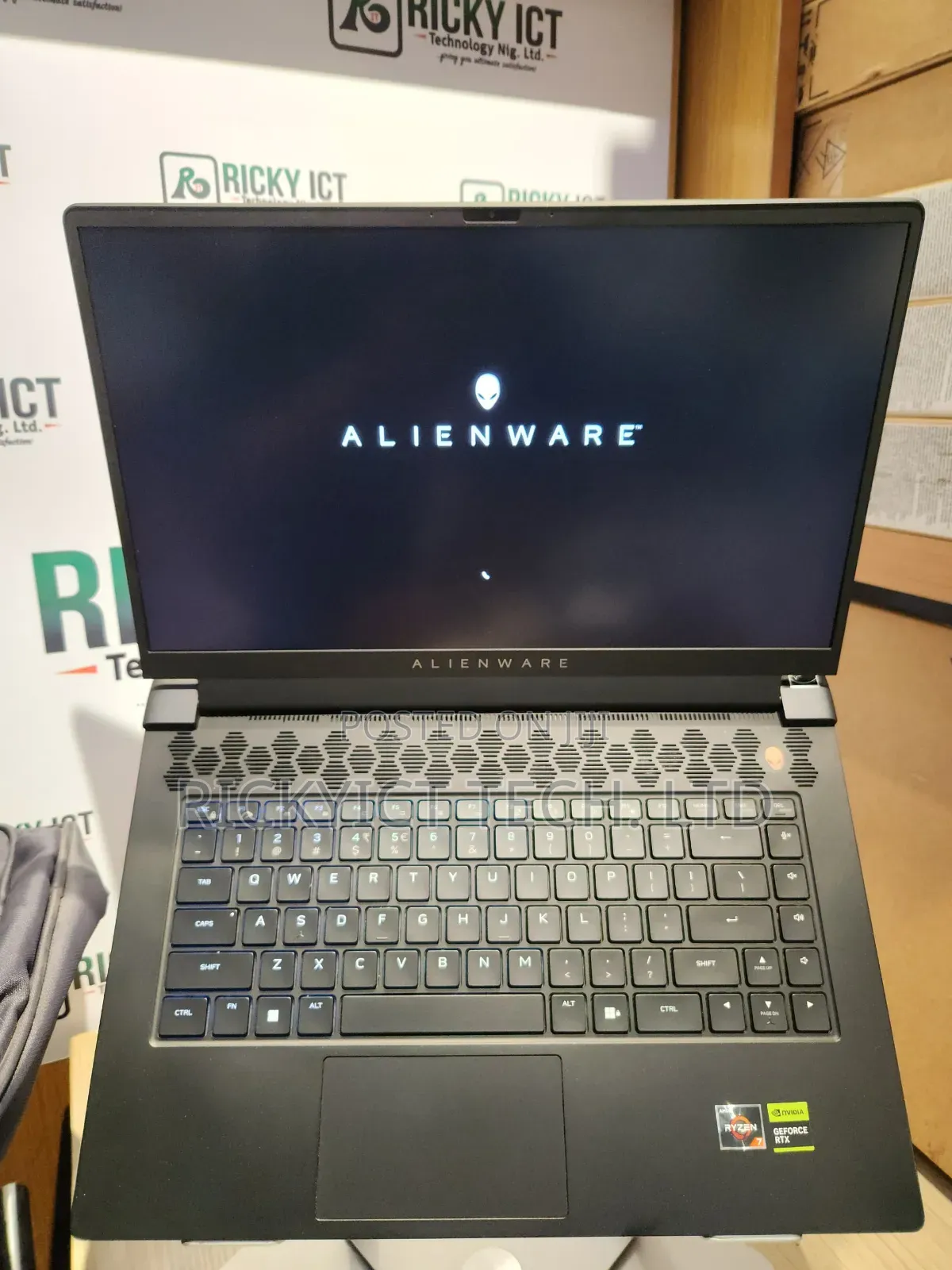 Laptop Dell Allenware M15 R5 16GB AMD Ryzen 7 SSD 1T