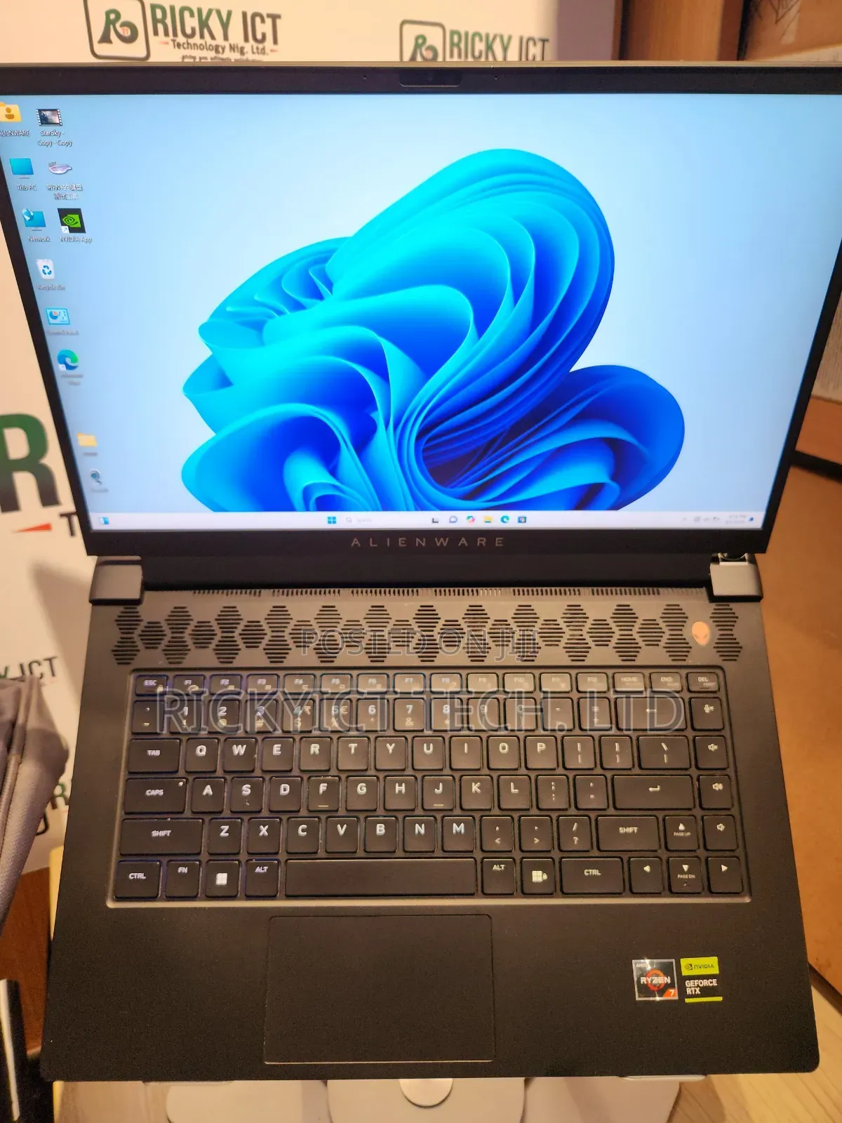 Laptop Dell Allenware M15 R5 16GB AMD Ryzen 7 SSD 1T