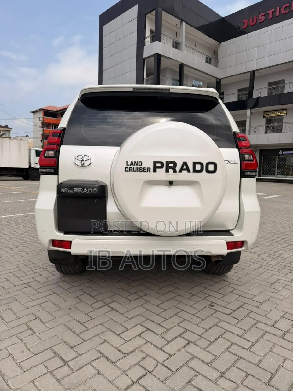 Toyota Land Cruiser Prado 4.0 Petrol TX-L 2018 White