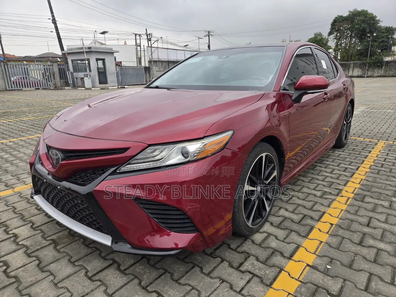 Toyota Camry XSE FWD (2.5L 4cyl 8AM) 2018 Red