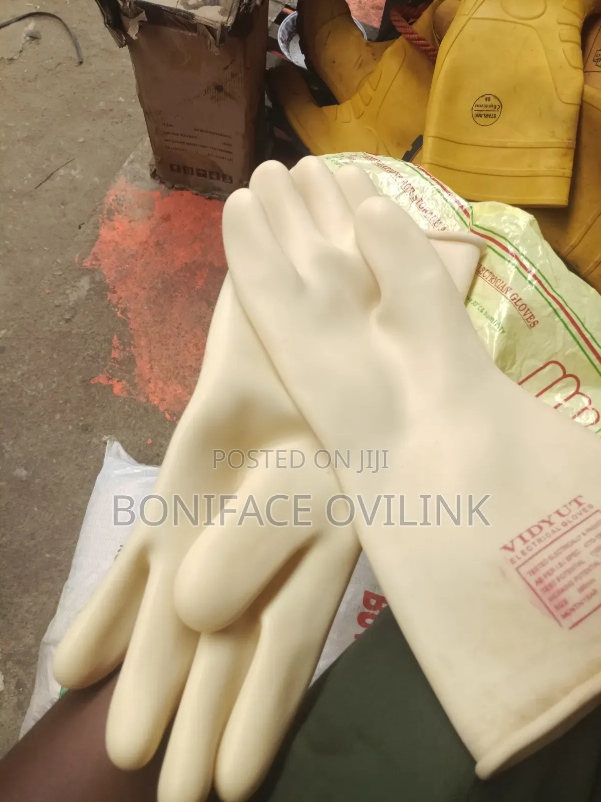 Vidyut High Voltage Electrical Rubber Hand Gloves