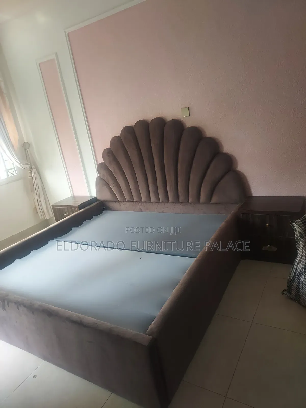 Stylish Quality Round Headboard Design Bedset