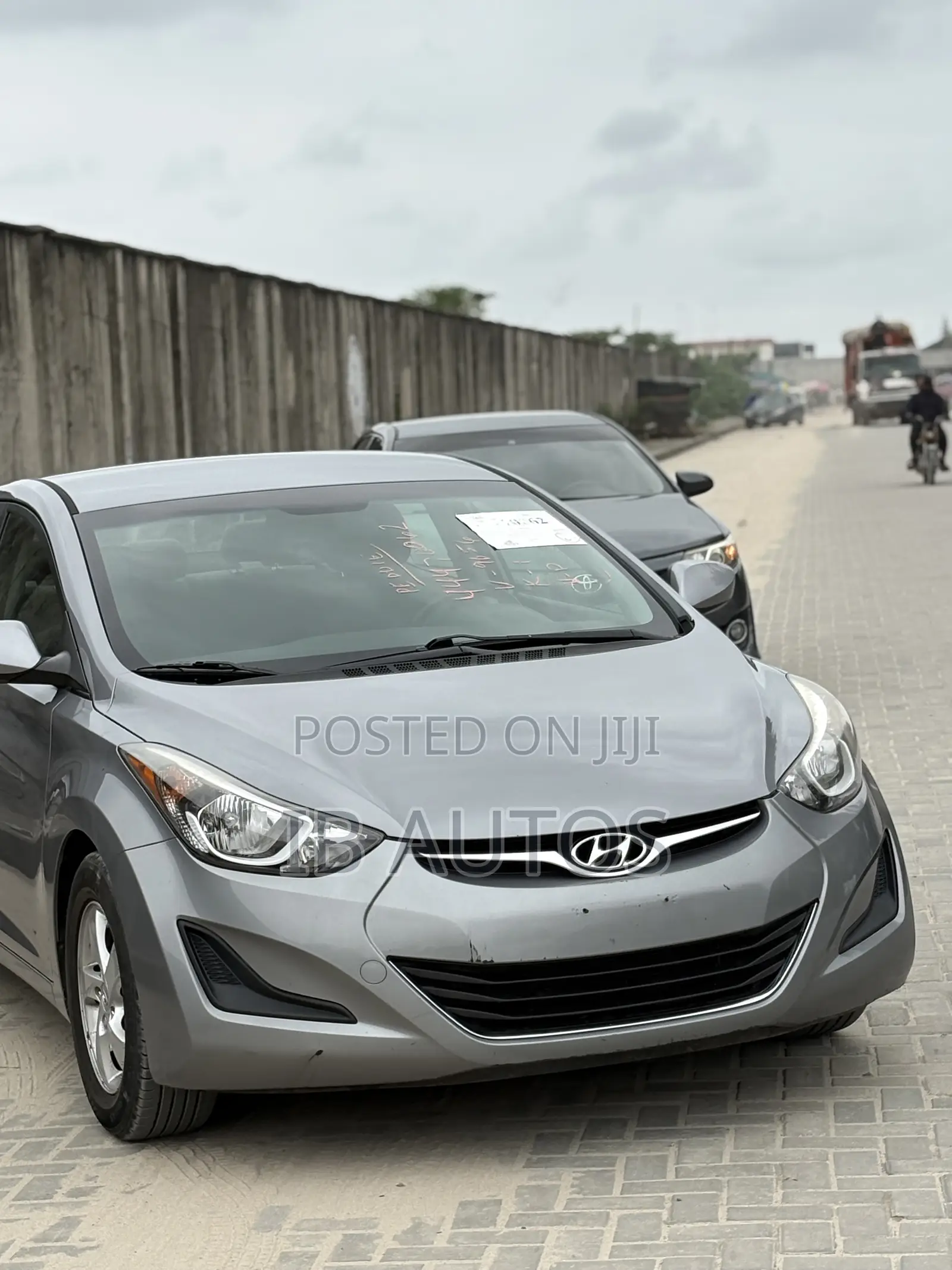 Hyundai Elantra Limited 2012 Gray