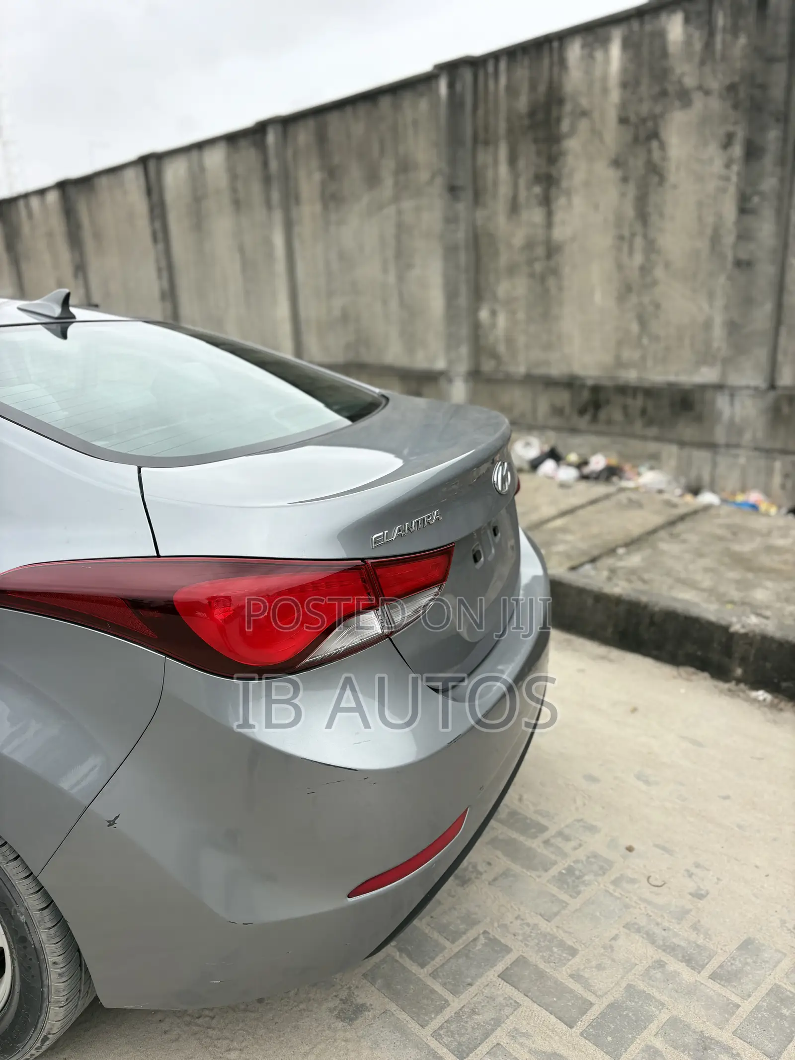 Hyundai Elantra Limited 2012 Gray