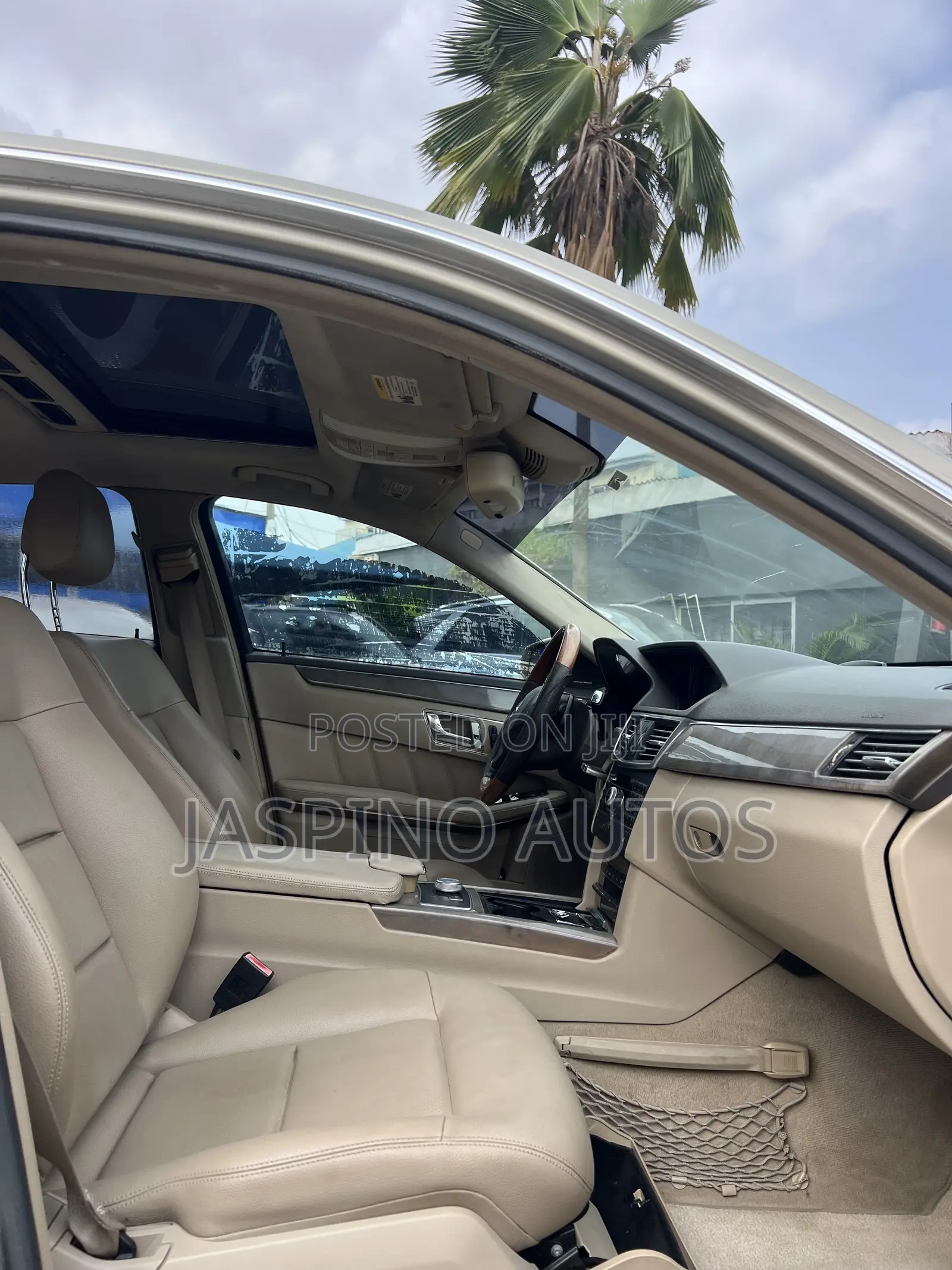 Mercedes-Benz E350 2010 Gold