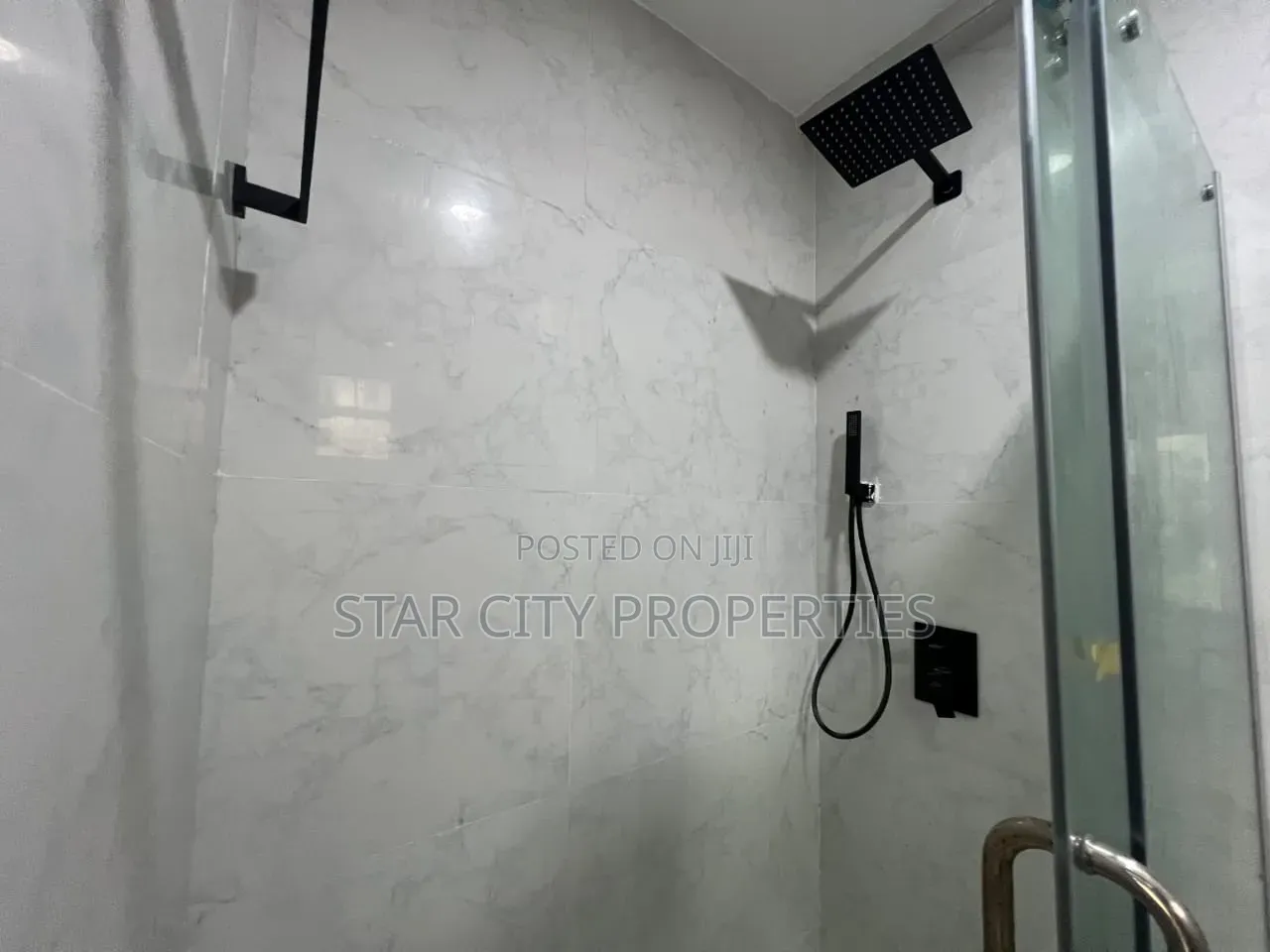 3bdrm Apartment in Lekki Phase 1 for rent