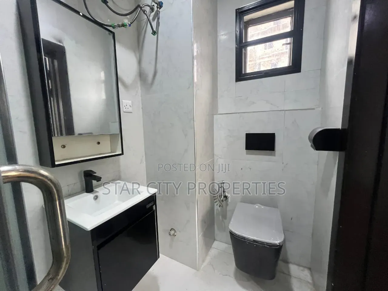 3bdrm Apartment in Lekki Phase 1 for rent