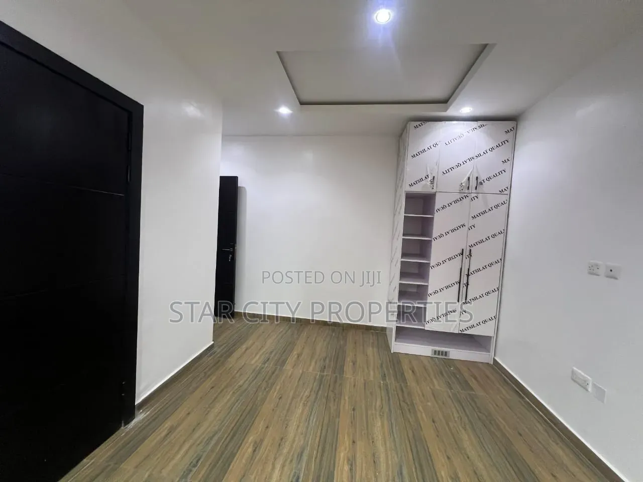 3bdrm Apartment in Lekki Phase 1 for rent