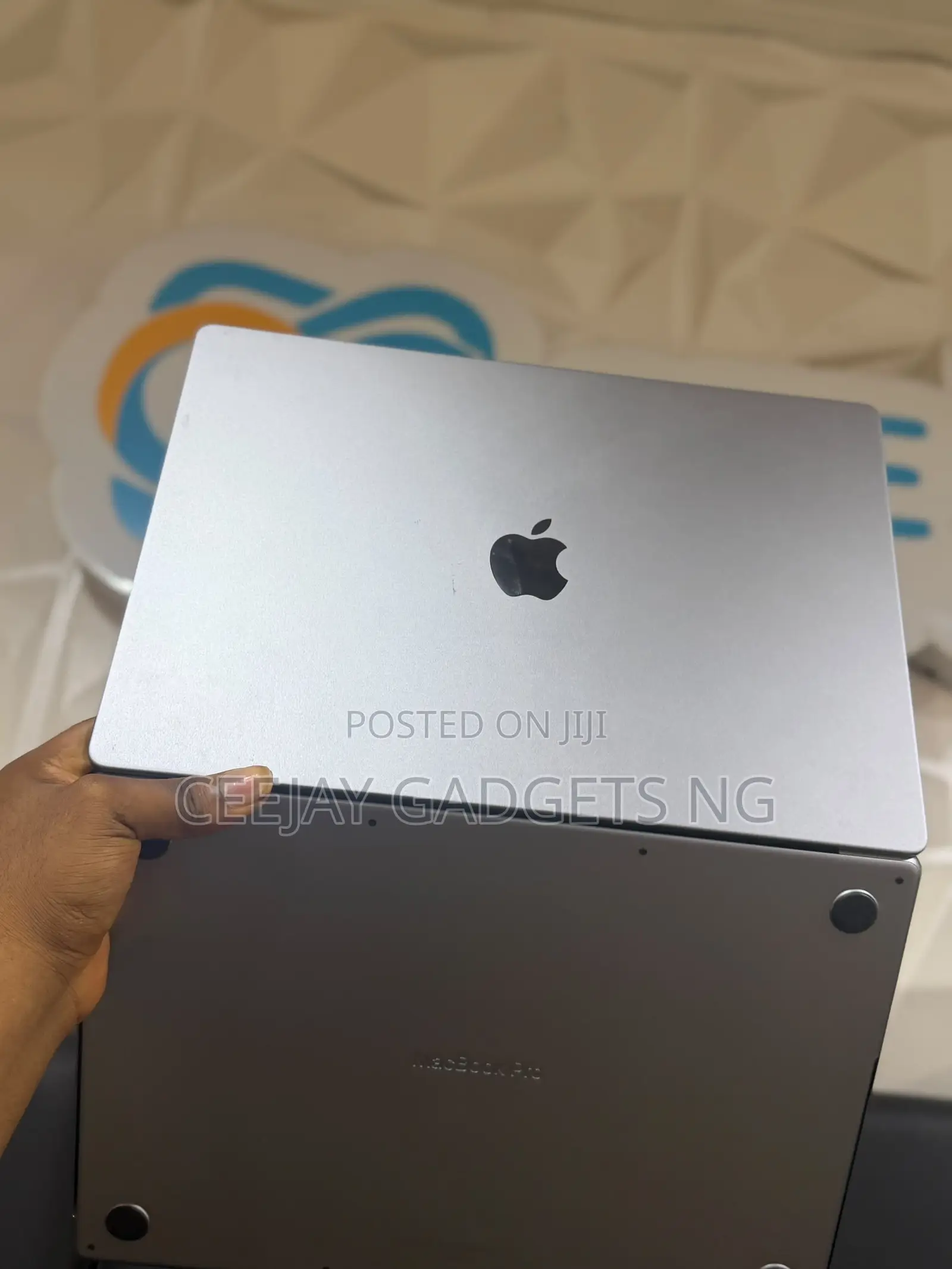 Laptop Apple MacBook Pro 2021 M1 32GB Apple M1 Pro SSD 1T