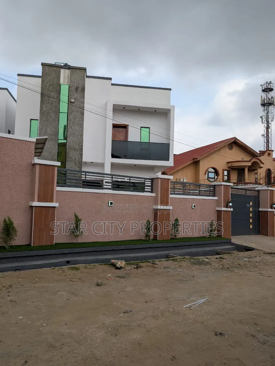 5bdrm Duplex in Berger for sale