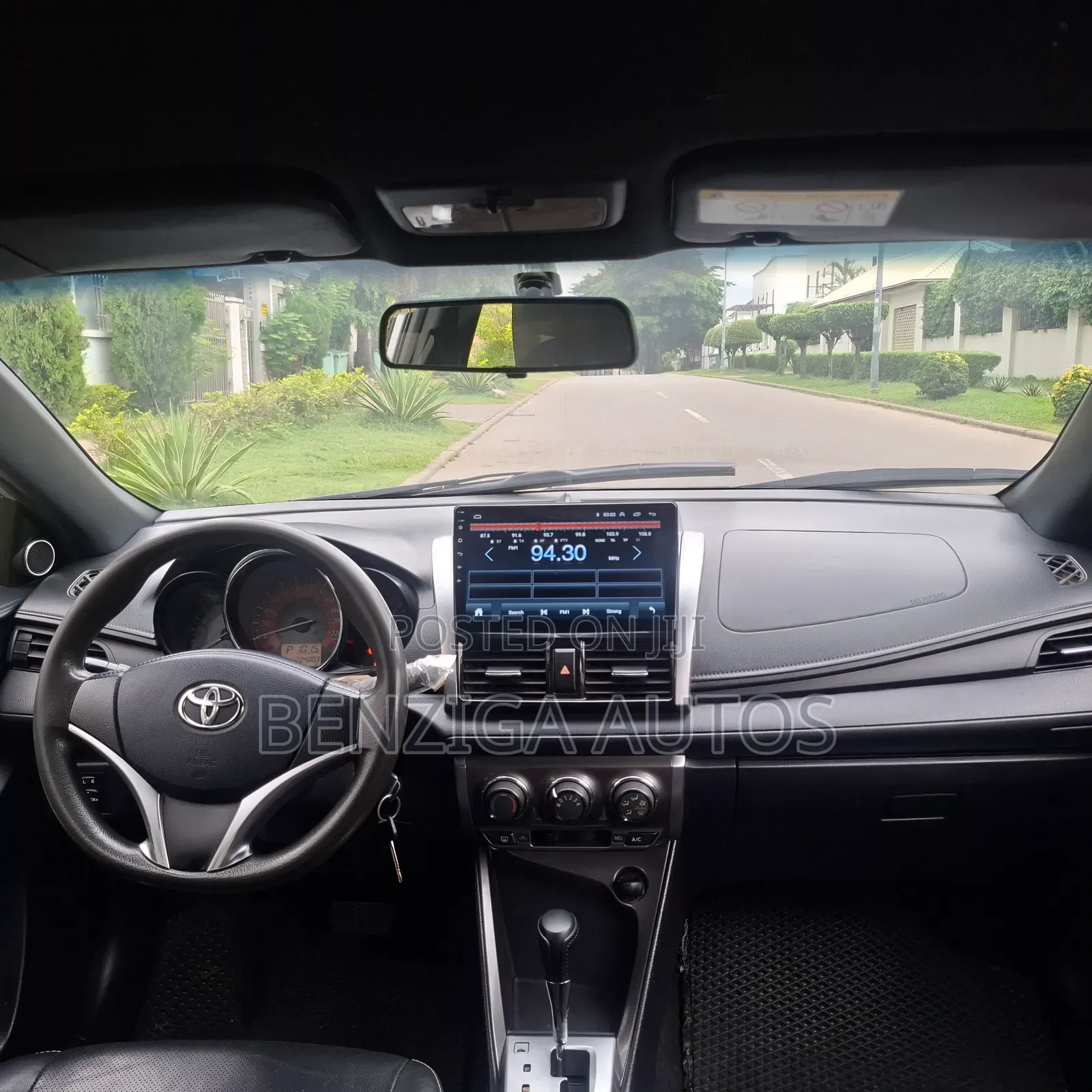 Toyota Yaris 2015 Silver