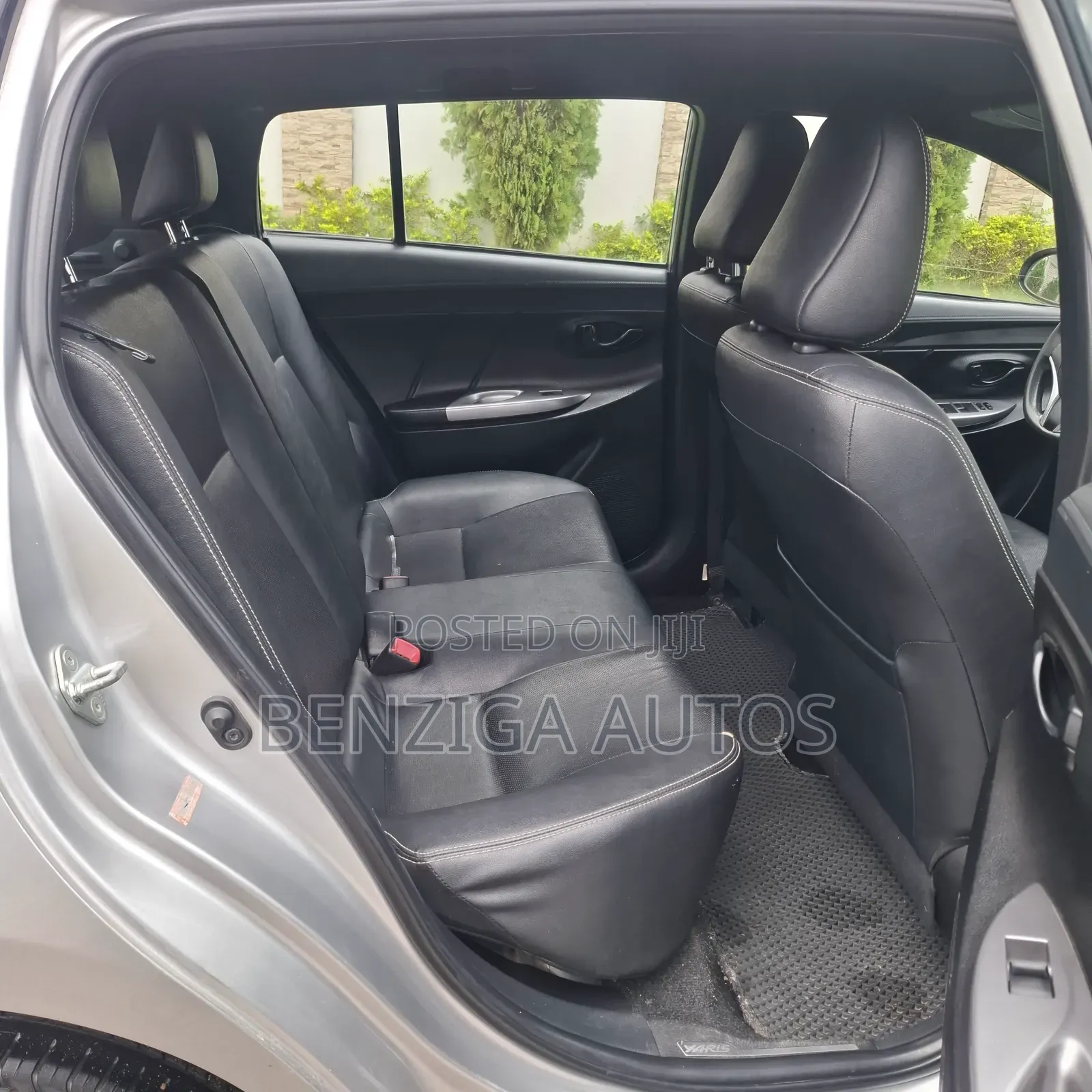Toyota Yaris 2015 Silver